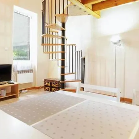 Duplex Centre *